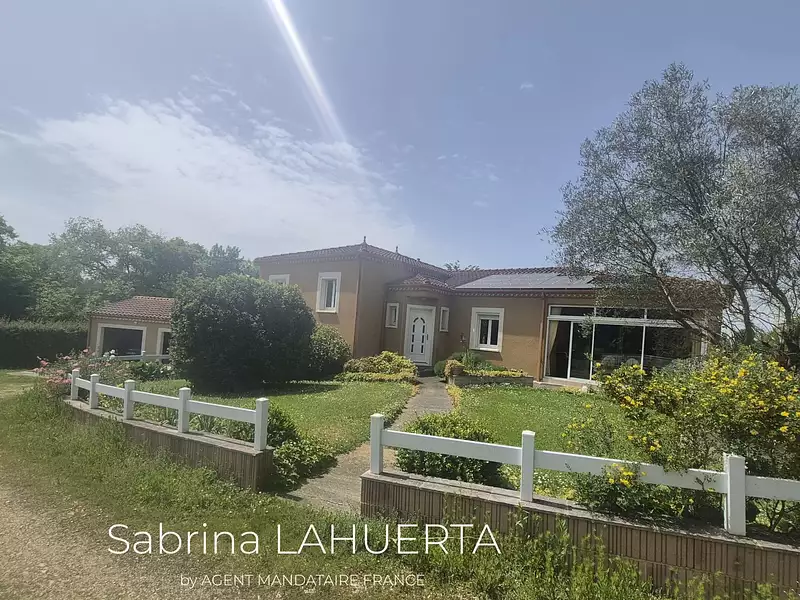 Maison, 163 m²