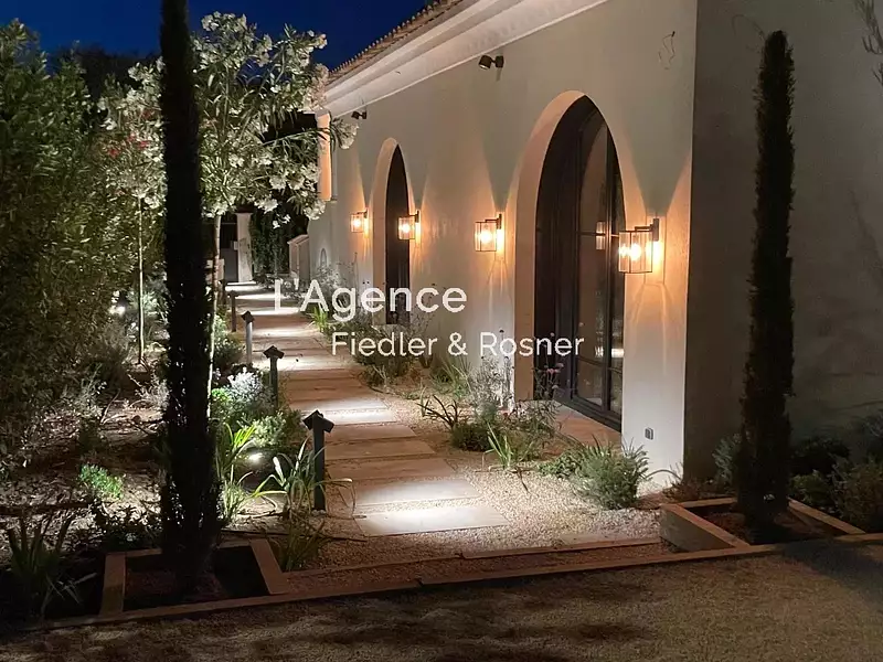 Maison, 265 m²