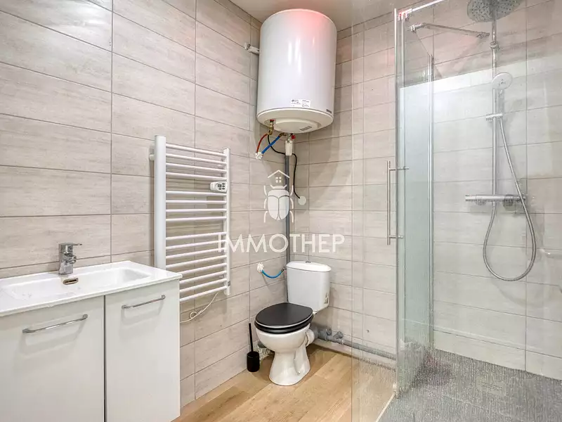 Divers, 296 m²