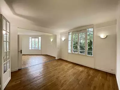 295 000 € 5 000 €/m² Appartement • 59 m² • 3 pièces • 2 chambres Enghien-les-Bains (95880)