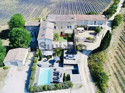 Maison, 589 m²