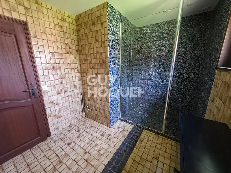 Maison, 340 m²