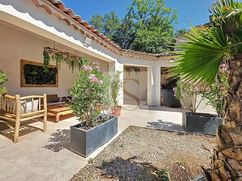 Maison, 180 m²