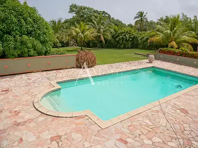 Maison, 328 m²