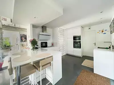 Maison, 242 m²
