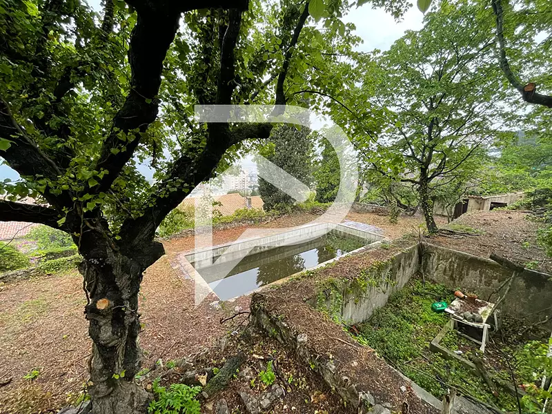 Terrain, 835 m²