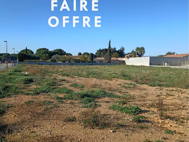 Terrain, 779 m²