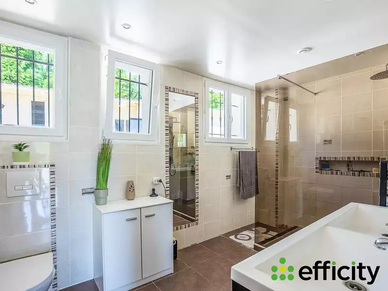 Maison, 246 m²