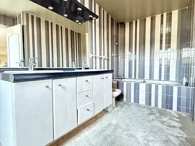 Maison, 216 m²