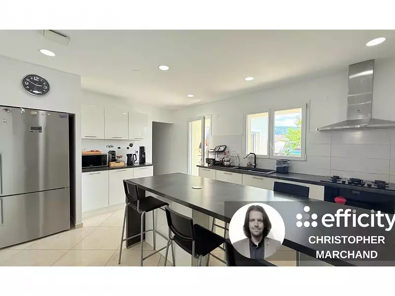Maison, 210 m²