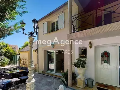 Maison, 165 m²