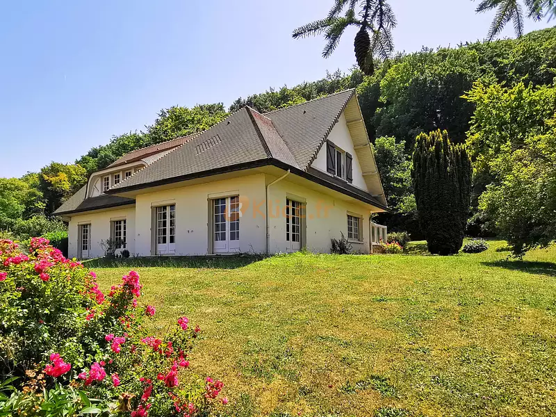 Maison, 235 m²