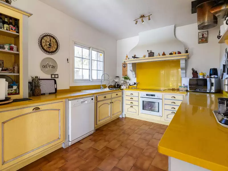 Maison, 222 m²