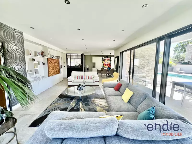 Maison, 185 m²