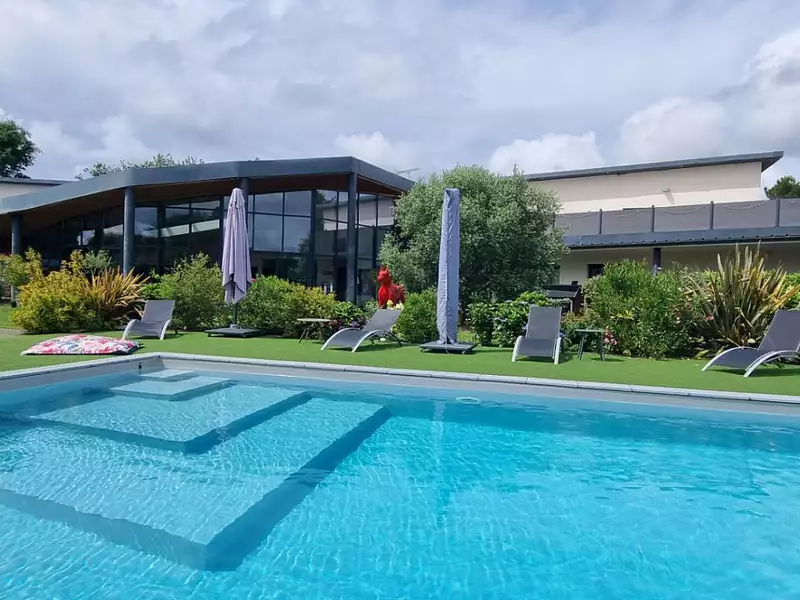 Maison, 805 m²