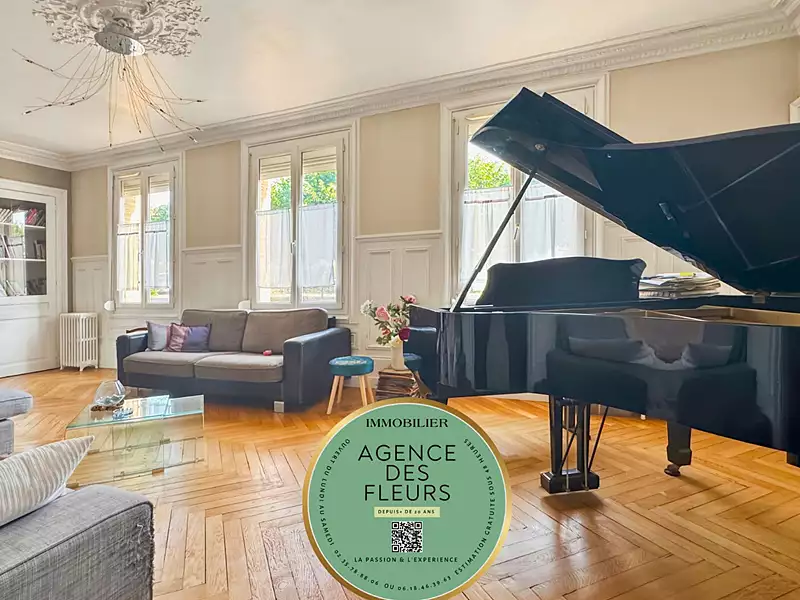 Maison, 235 m²