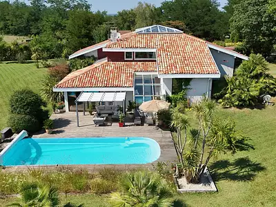Maison, 240 m²