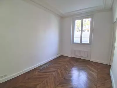 1 375 € CC Appartement • 45,83 m² • 3 pièces • 2 chambres Paris 12ème (75012)