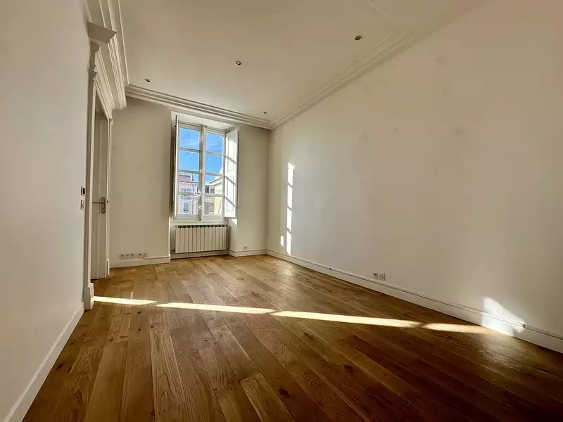 Appartement, 240 m²
