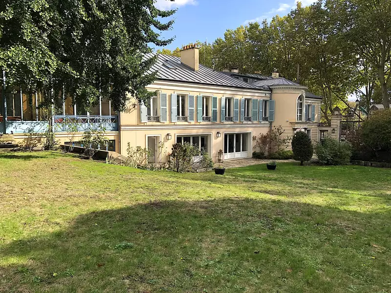 Maison, 876,1 m²