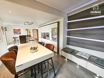 Maison, 198 m²
