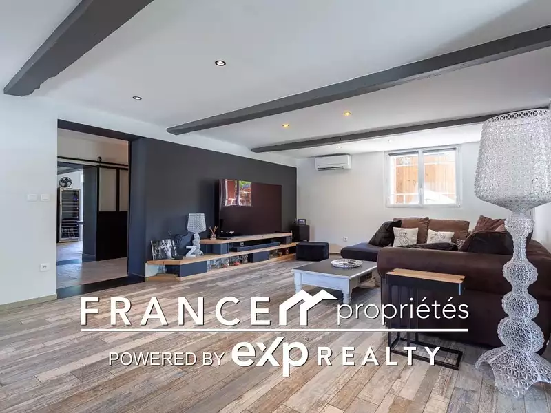 Maison, 245 m²