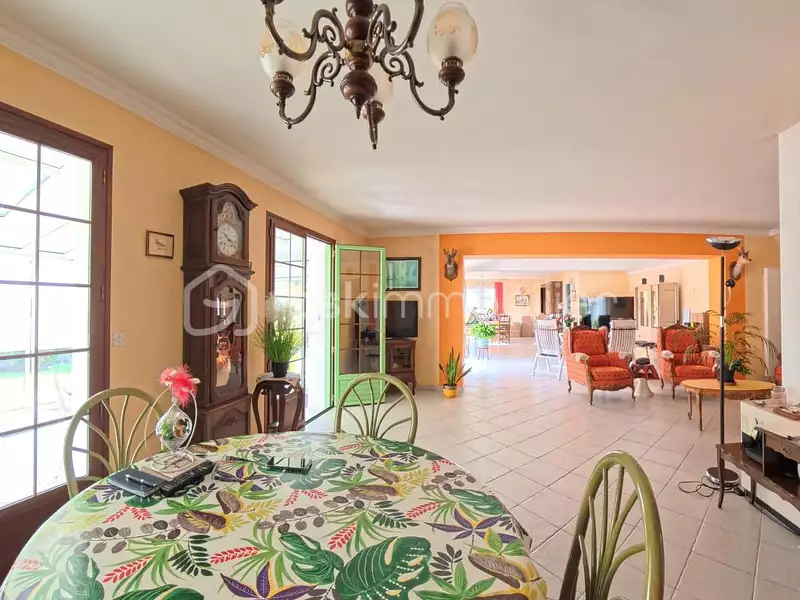 Maison, 250 m²