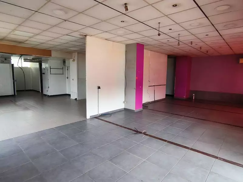 Divers, 300 m²
