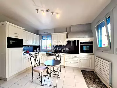 Maison, 252 m²