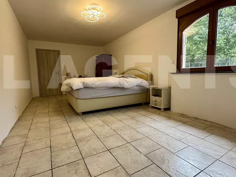 Maison, 215 m²