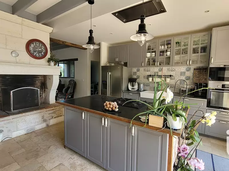 Maison, 235 m²