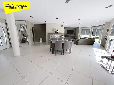 Maison, 241 m²
