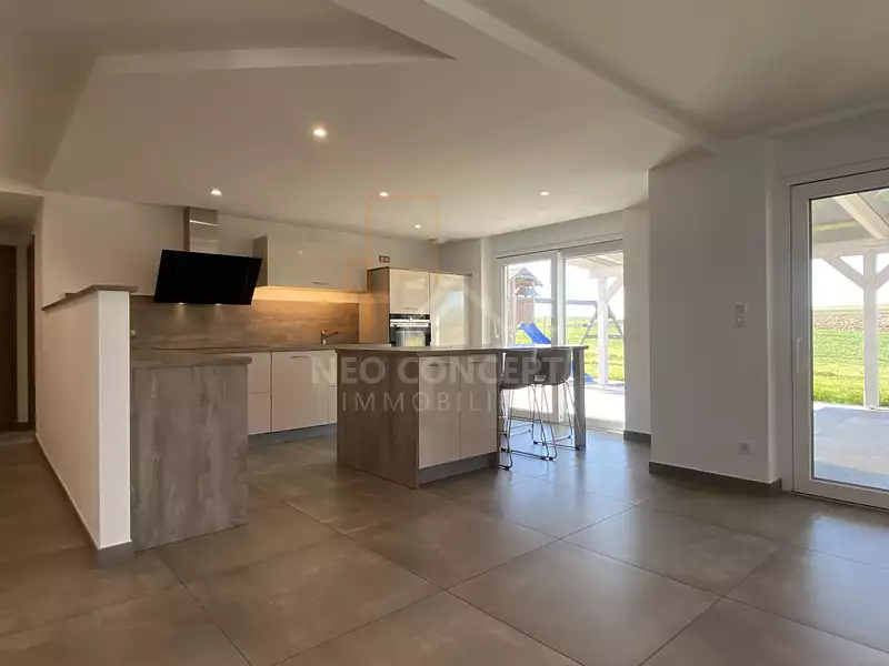 Maison, 166 m²
