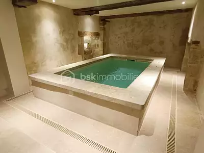 Maison, 650 m²