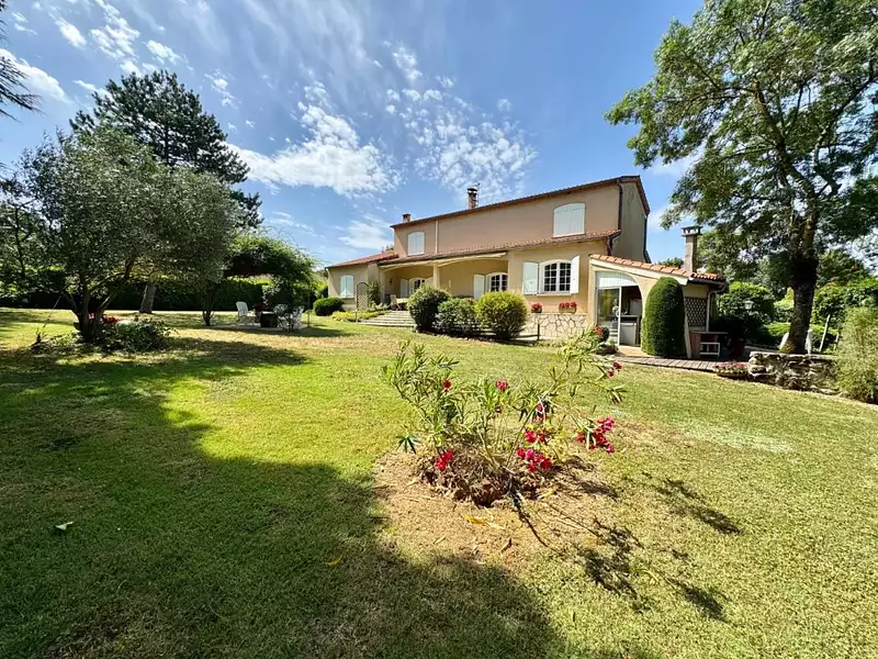 Maison, 163 m²