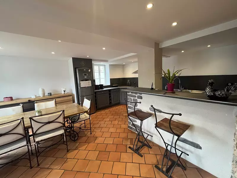 Maison, 240 m²
