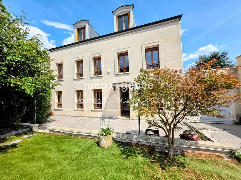 Maison, 190 m²