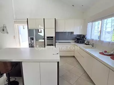 Maison, 229 m²