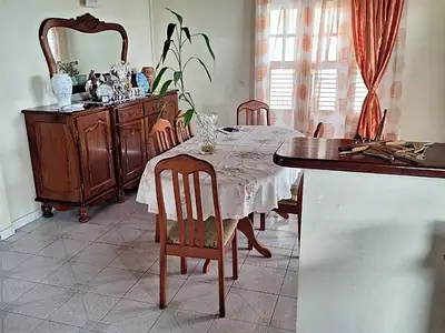 Maison, 216 m²
