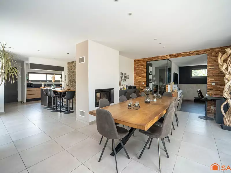 Maison, 165 m²