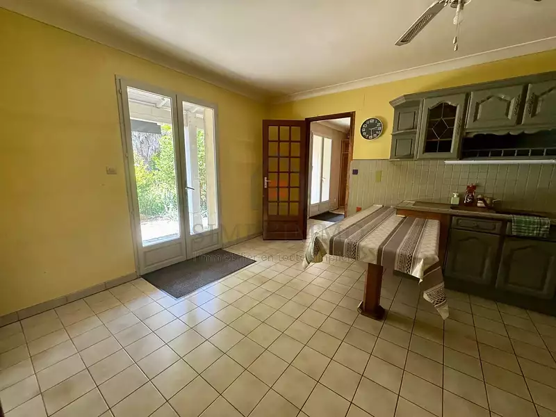 Maison, 180 m²