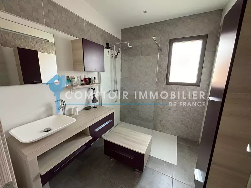 Maison, 175 m²