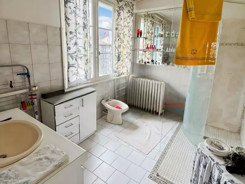 Maison, 246 m²