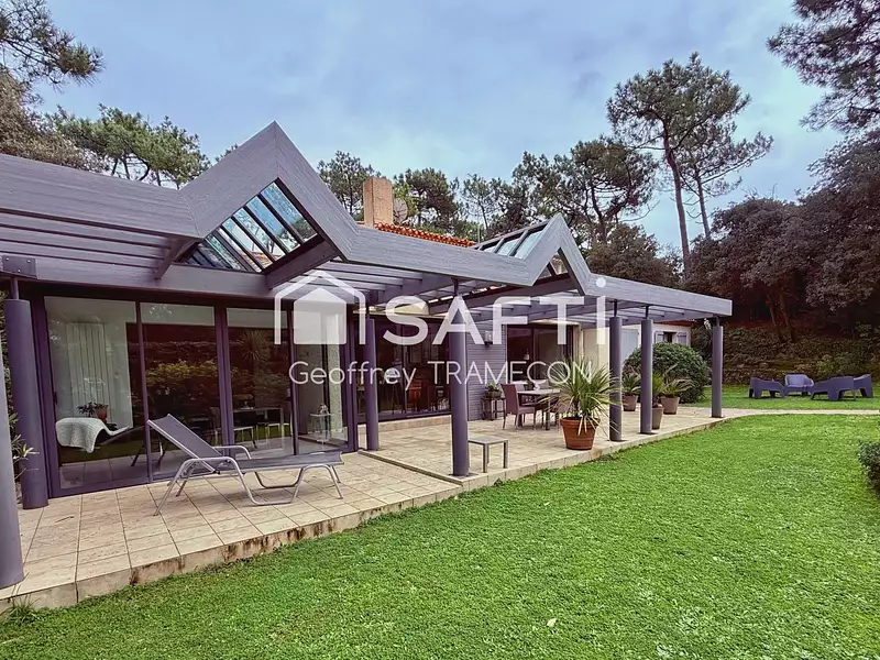Vente maison 7 pièces 220 m² Les Sables-d'Olonne (85100) - Superimmo