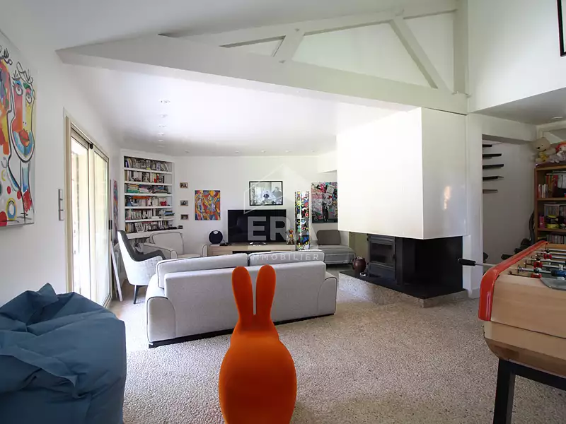 Maison, 215 m²
