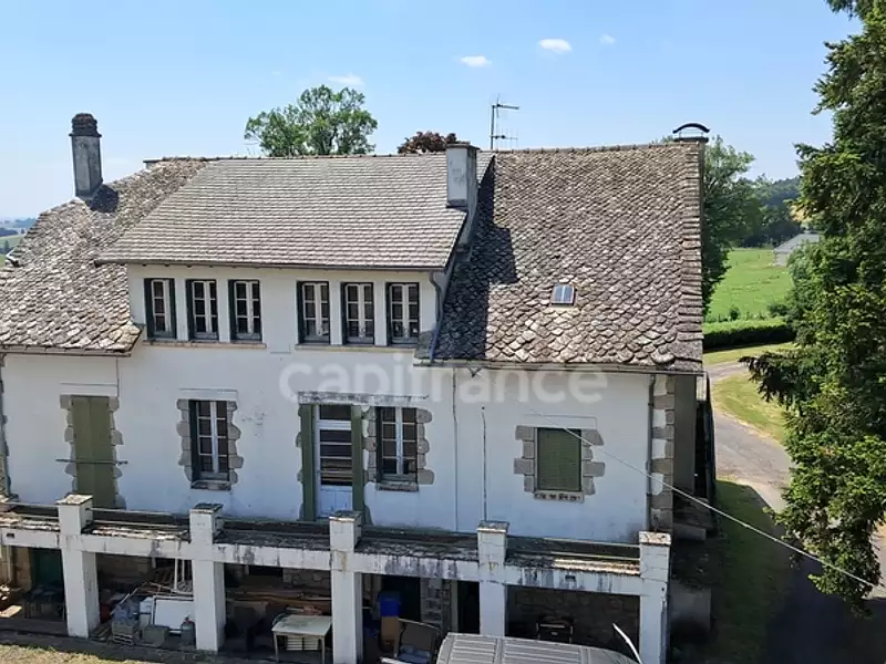 Maison, 1 100 m²