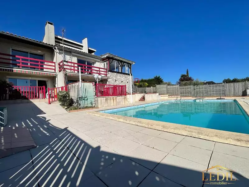 Maison, 334 m²