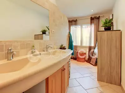 Maison, 201 m²