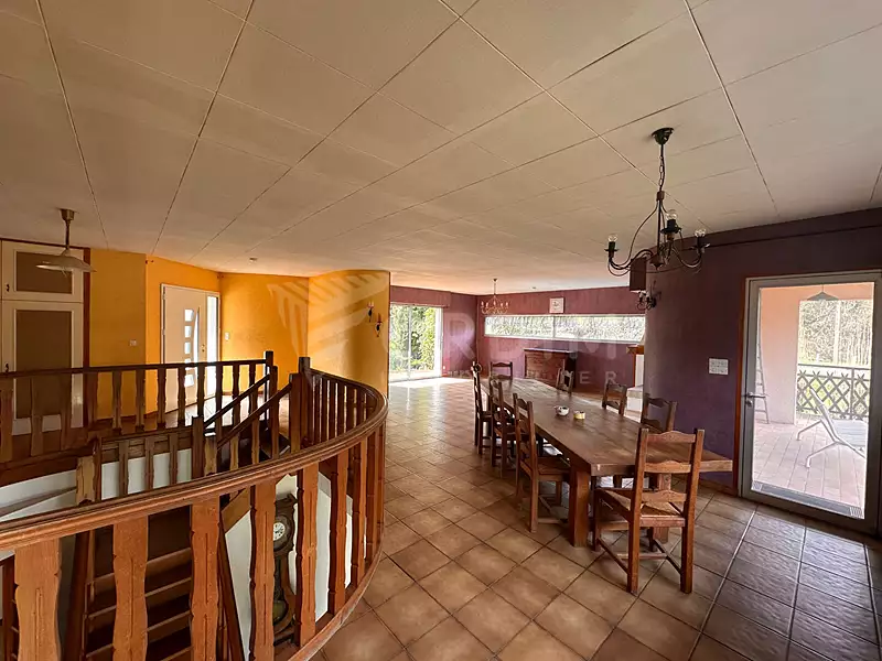 Maison, 259 m²
