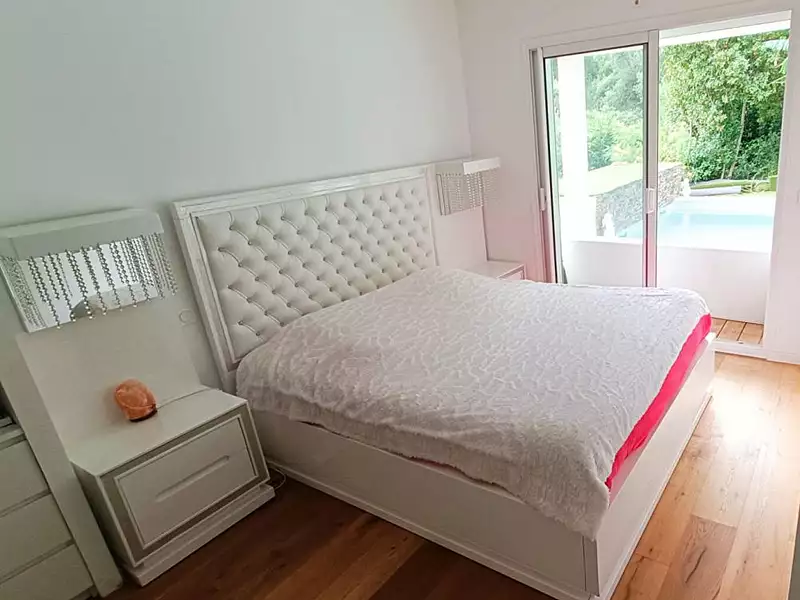 Maison, 246 m²